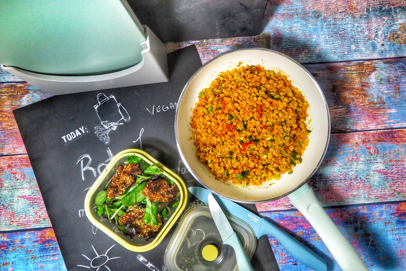 Mealprep mit Tchibo – rote Linsenpfanne mit Salat und Sesamgemüse